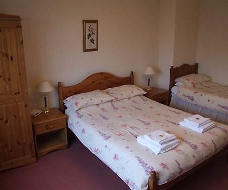Cefn Uchaf Guesthouse Garndolbenmaen Buitenkant foto
